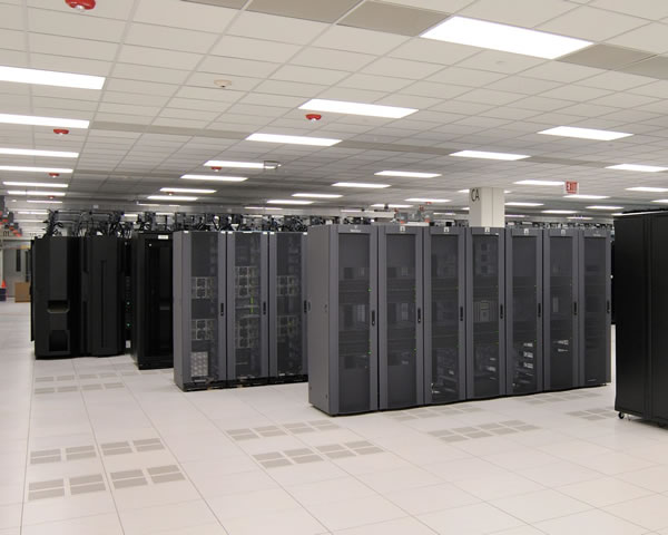 compare the experience of using different types of us station group servers