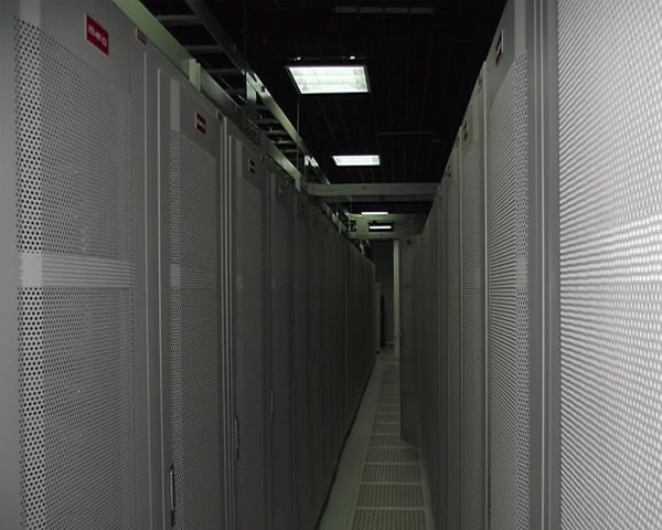 discuss the advantages of american vps and its applicable groups